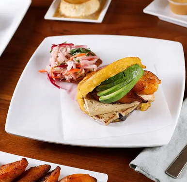 WHITE AREPA VEG TOFU